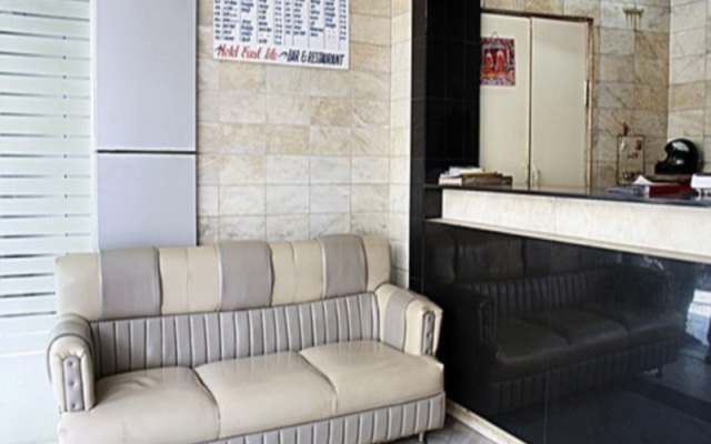East Lite Hotel