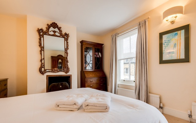 The Walton House spacious 3-Bedroom Jericho House close to City Centre
