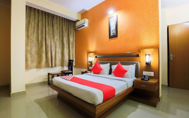 OYO 15782 Hotel Royal Residency