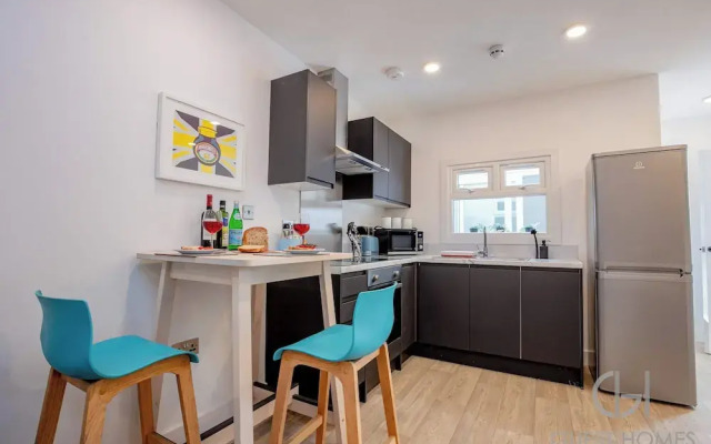 Host Stay Croydon Road Abode