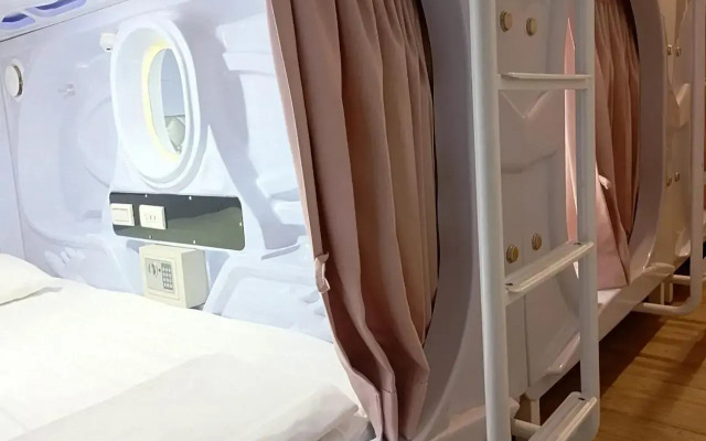 SleepBox Hotel - Ximen