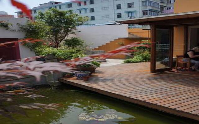Shanghai Rock & Wood International Youth Hostel