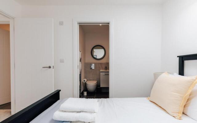 Redland Stay In Bespoke Home 2 of 2