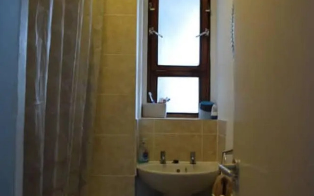 Cosy 4 Bedroom Flat in Kennington