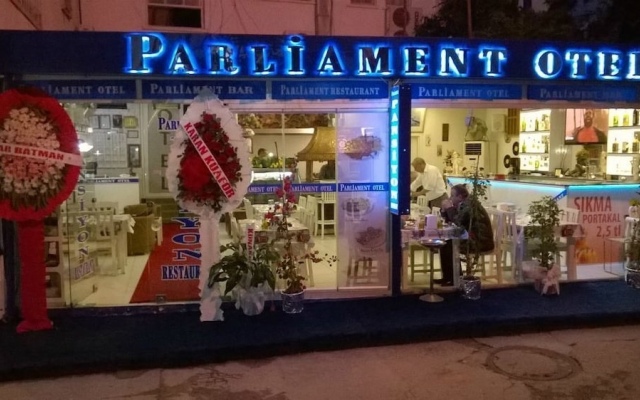 Parliament Otel