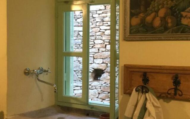 Bouganvilla, elegant residence and peaceful garden
