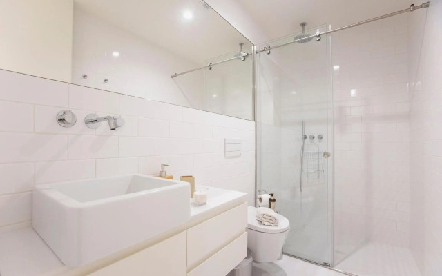 Bombarda Apartments by LovelyStay