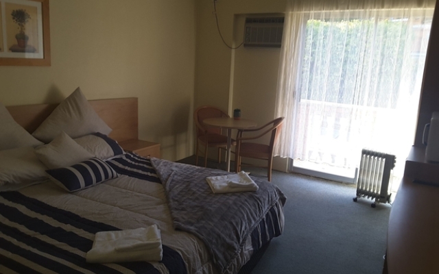 Rest Easy Motel