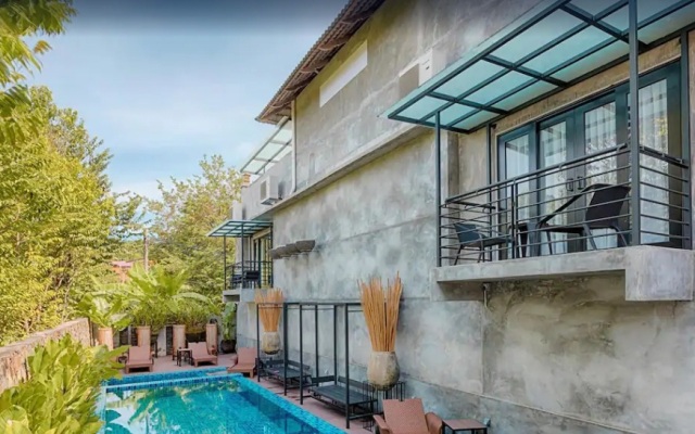 Lot 33 Boutique Hotel