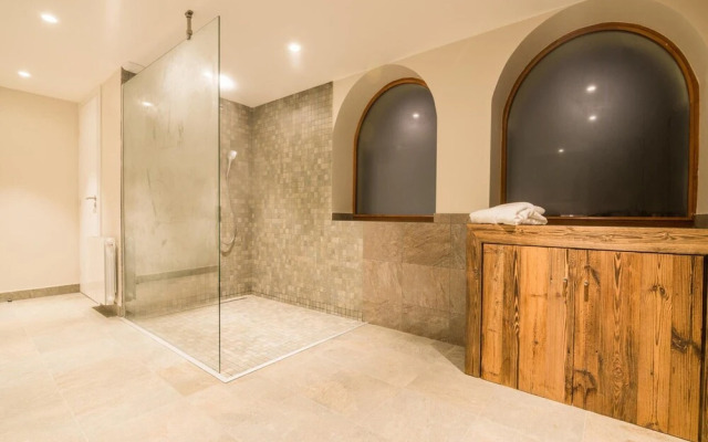 Stylish Chalet in Charming Megeve