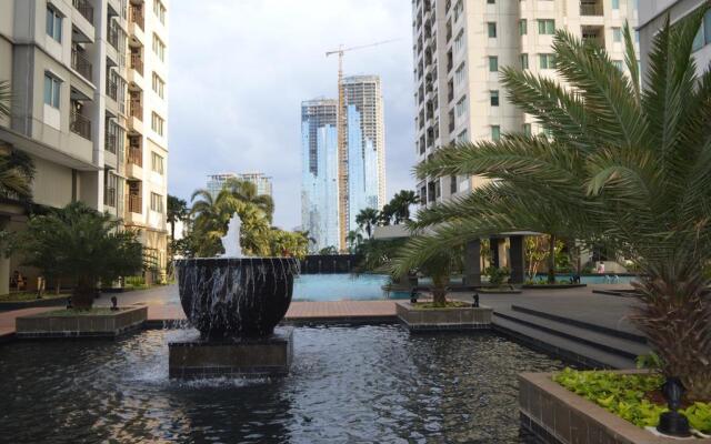 Roomku at Bassura City Apartment