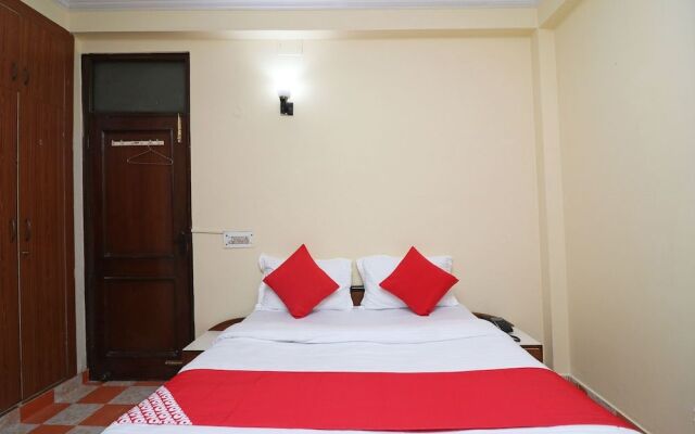 OYO 24421 Classic Hotel