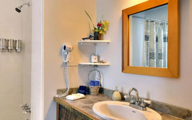 Bent Creek Lodge Bed & Breakfast