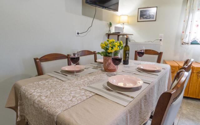 Konstas Stone Island House in Meganisi