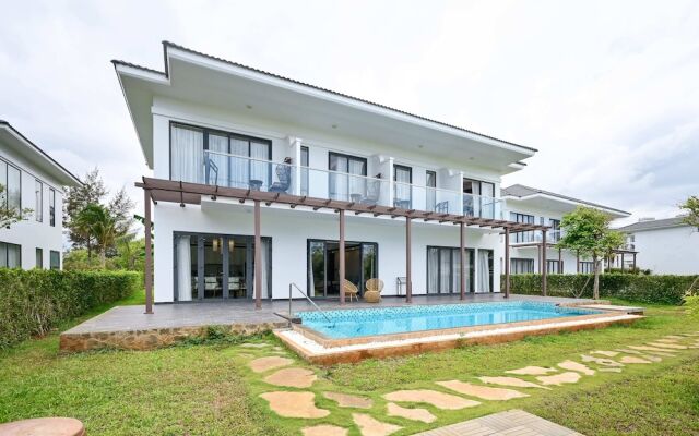 Emerald Ho Tram Resort