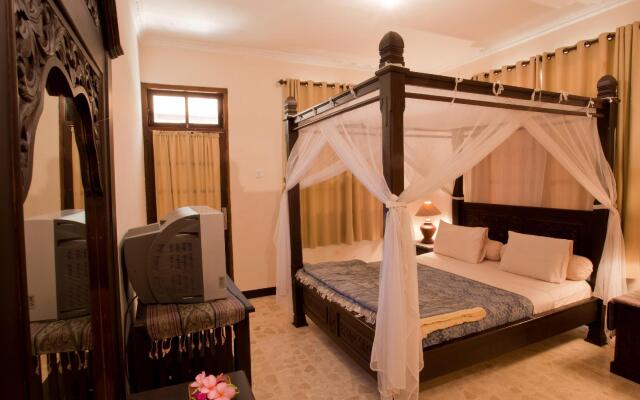 Batu Bolong Cottages