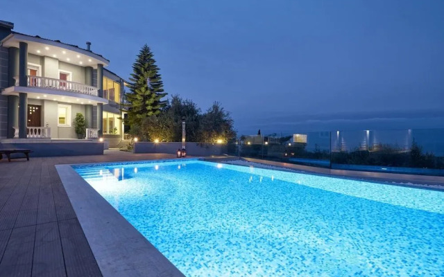 Mont Bleu Luxury Villa