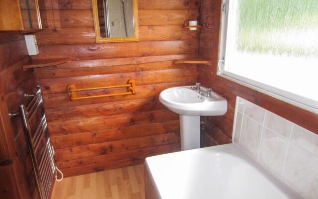 18 Lamont Lodges