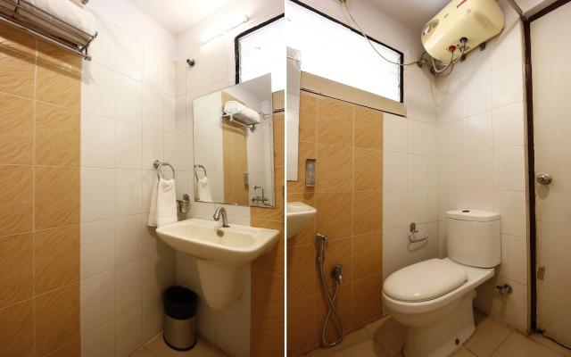 Sri Sai Regency by OYO Rooms