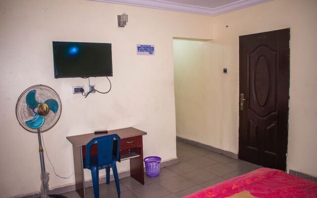 Impex Edge Hotel And Suites