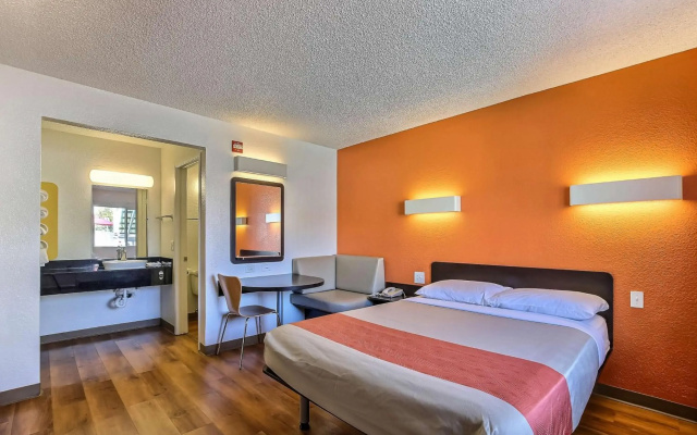 Motel 6 Pleasanton, CA