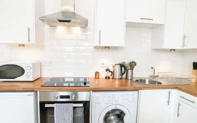 Modern Central Apartment