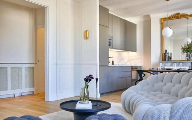 Design Passy Terrace 2 Bedroom Apt With Balcony in Paris