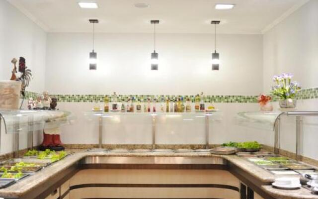 Hotel Vitoria Marchi