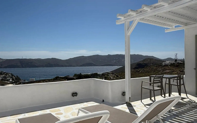 Yakinthos Residence