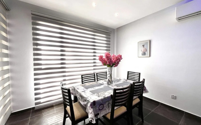 02 LIM - Stay Neo Coast Apartment