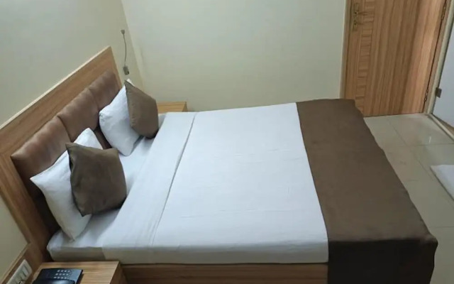 Hotel Yogi Broadway, Chembur