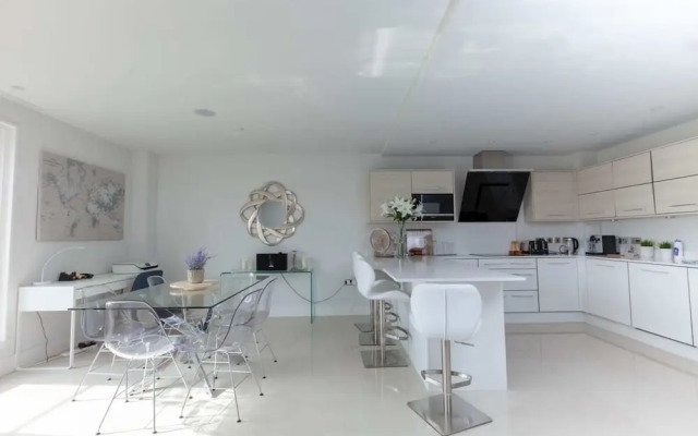 Luxurious Central Edinburgh Apartment - Sleeps 6