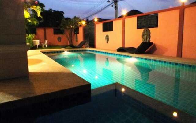 4 Bedroom Villa Walking Street 15 Min Ride Away