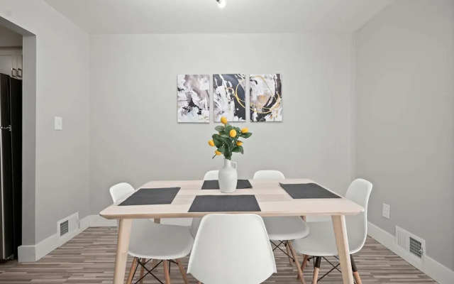 A Unique 2BR 2BA Stay