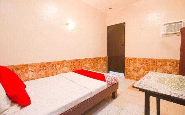 OYO 761 Caza Southville Apartelle