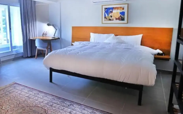 The Avenue Hotel