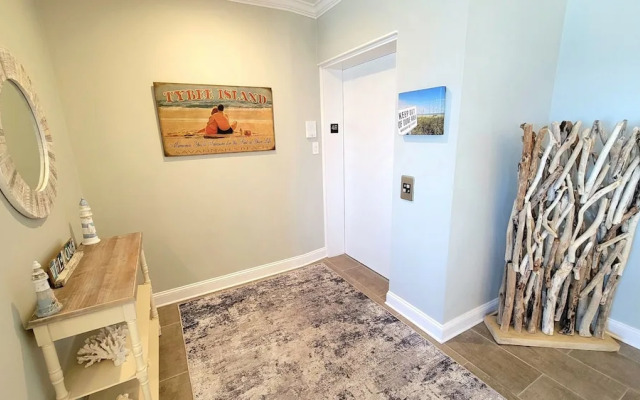 Desoto Beach Club 304