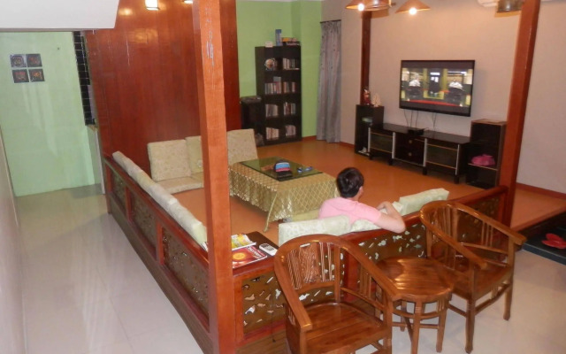 Travellers Planet Hotel & Guest House