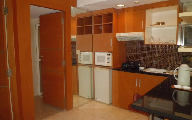 Shinju Apartment