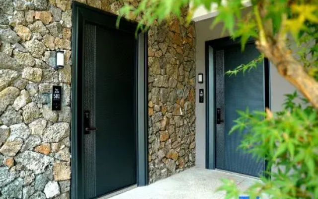 Songzi Yunhuju Hotel (Yawu Scenic Area Store)