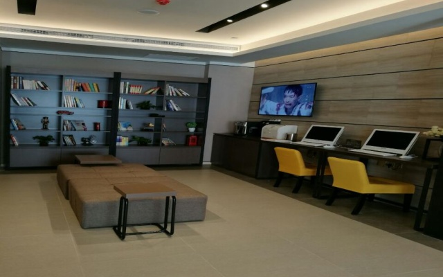 Home Inn Plus (Harbin Central Street)