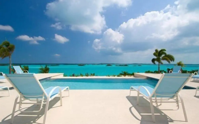 Breezy Palms Villa