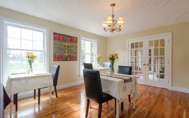 Windsong Manor Bed & Breakfast