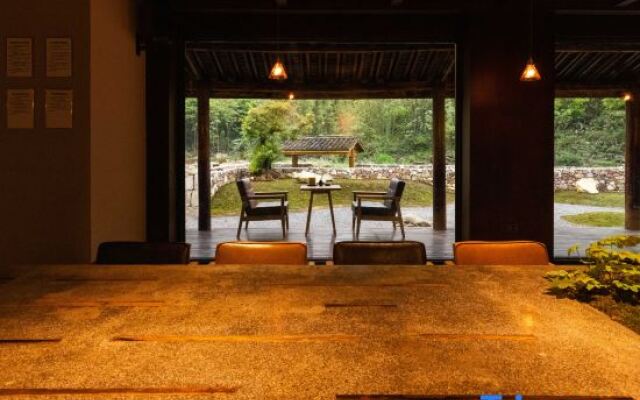 Yifangxi Hot Spring Hotel (Xianahei Branch, Wanfenglin Scenic Area)