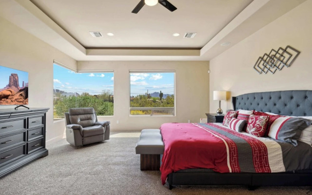 East Mesa Desert and Mountain Views: 5br, Pool