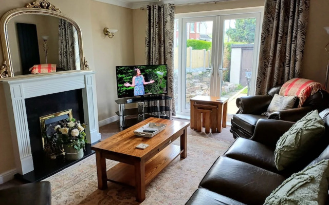 3-bed Bungalow Near Conwy Valley Close to Castle