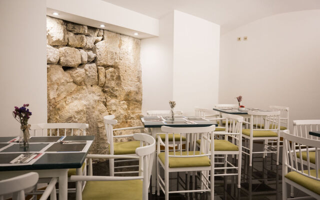 Legendary Porto Hotel