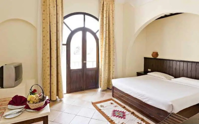 The Three Corners Palmyra Resort