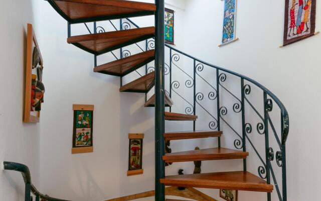 A18 - Chimney Townhouse in Historic Center