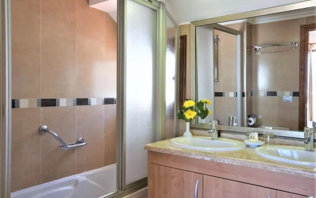 Beverly Hills Suites - Excel Hotels & Resorts